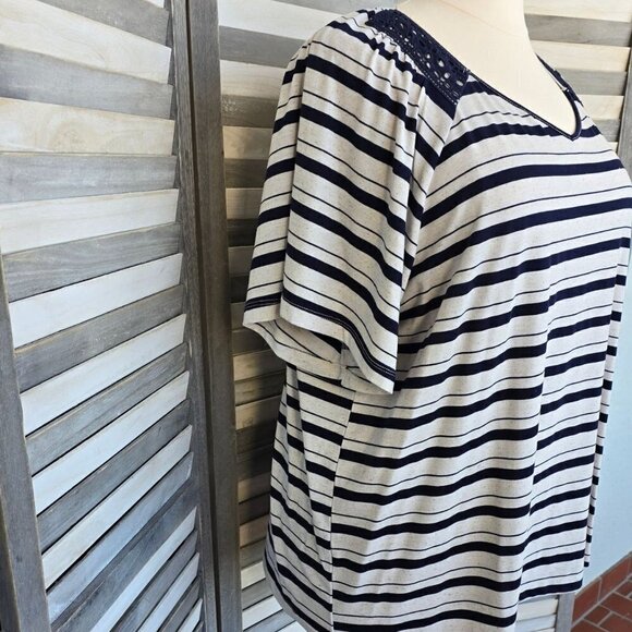 Lace Trim Short Sleeve Stripe Top | 89th & Madison | 3X - Picture 6 of 13